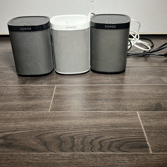 Sonos speaker. (I have 3, 2 black and 1 white) Each speaker is $125 - Picture 3 of 3